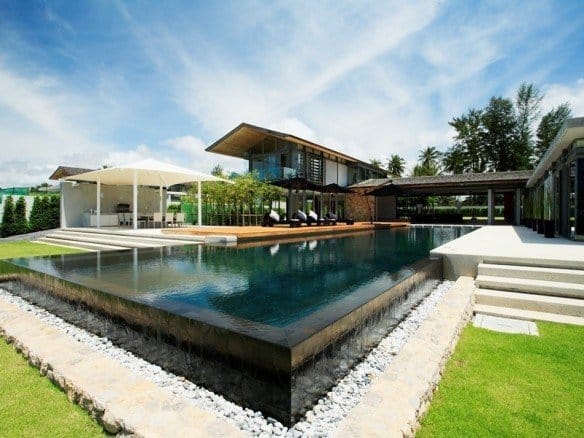 DVR119 – Chic Beachfront Villa