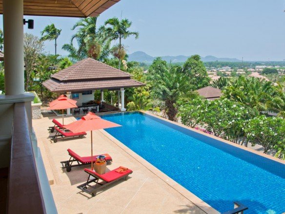 DVR172 – Luxury Layan Villa
