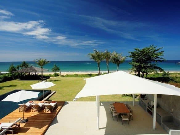 DVR121 – Modern Beachfront Villa