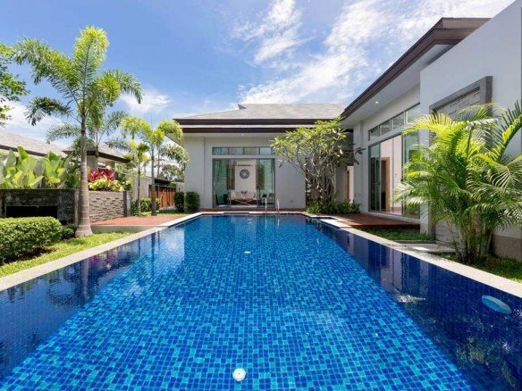 Elegant Pool Villa Near Laguna – 5028