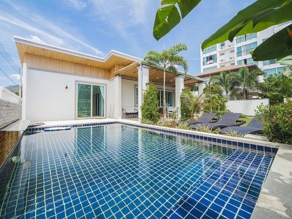 A Modern Villa located in Kamala for Sale -5144