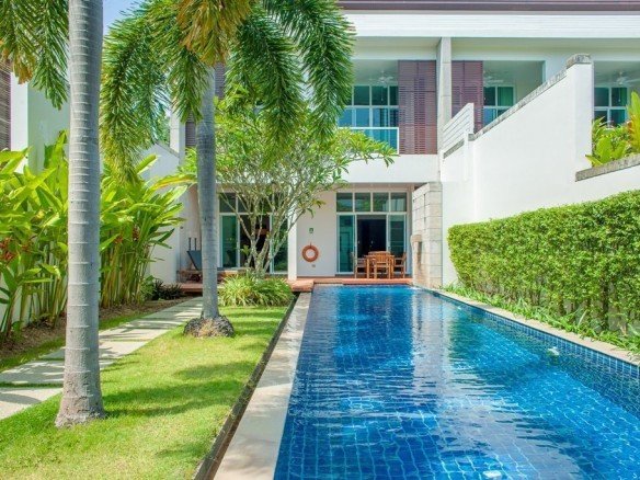 3 Bed Condo with Pool -1093
