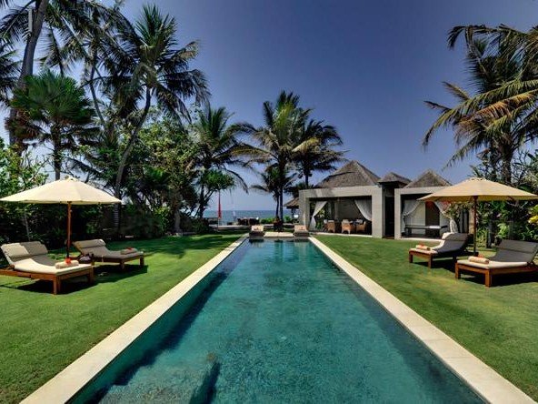 DVR520 - Seafront Bali Villa 6
